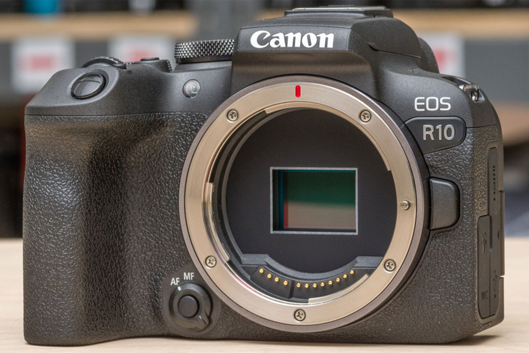 Canon EOS R10 دوربین یوتیوب